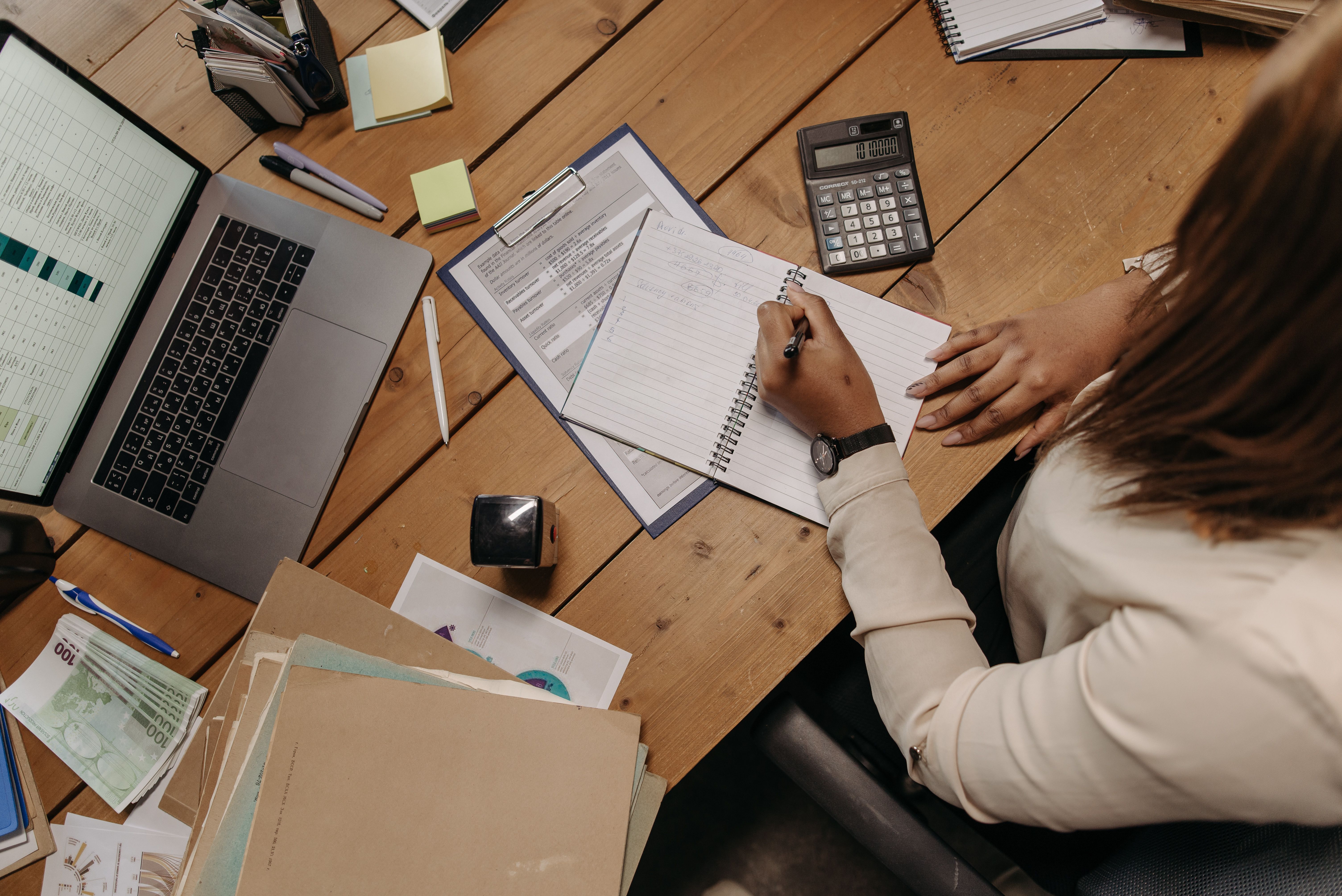 Pejotização e a Lei: Quando Abrir um CNPJ Esconde uma Relação de Emprego?